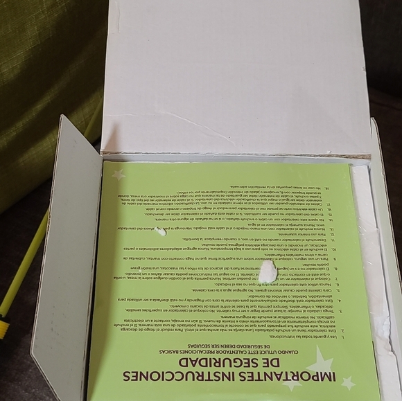 NIB Green English Ivy Full Size Scentsy wax warmer - Picture 10 of 13